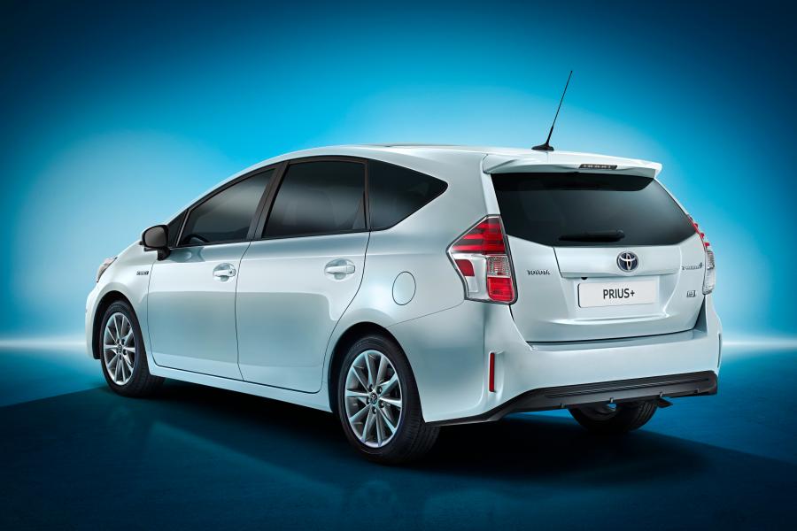  Toyota Prius + 2015 года  (фото 2 из 8)